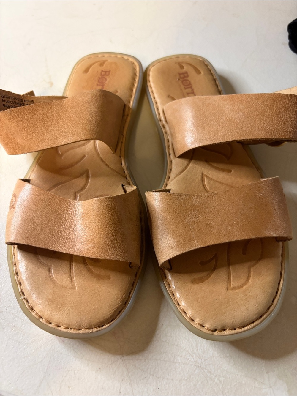 Børn Gold Buckle Leather Sandals | EUC | Sz 7 - Picture 2 of 7